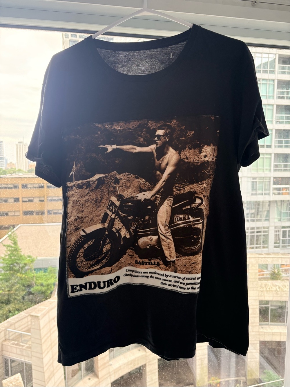 Men's Bastille T-shirt with velvet design